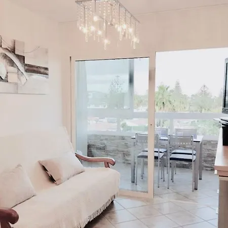 Apartment 5 Min Walk From Yumbo! 417 *